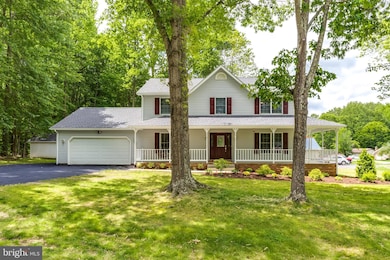 8222 Seven Pines Ln, Waldorf, MD 20603 - photo 2