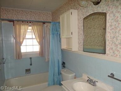 930 Brooklyn Avenue Extension, Ramseur, NC 27316 - photo 7