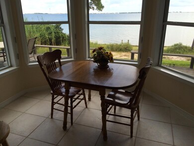 HWY 98 BREAKFAST NOOK