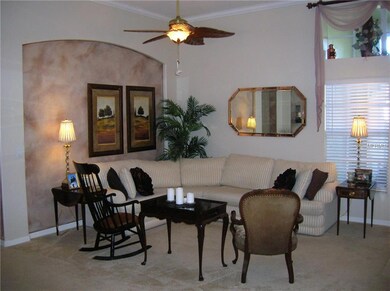 Formal Living room w/architectural niche w/faux painting