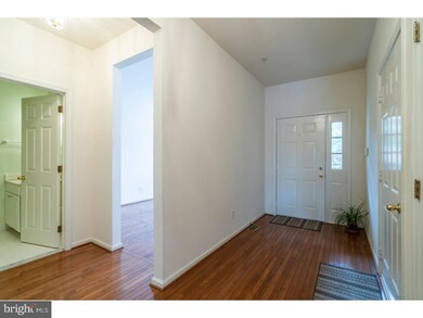 6 Wheatsheaf Ln unit 6, Norristown, PA 19403 - photo 3