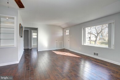 12706 Danvers Ct, Rockville, MD 20853 - photo 4