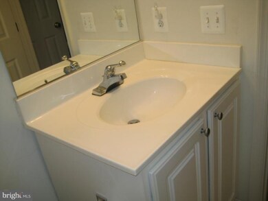 23092 Fontwell Square unit 1403, Sterling, VA 20166 - photo 4