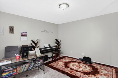 894 Grandiflora Dr, Greenwood, IN 46143 - photo 6