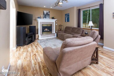 04-Living Room_DMD_4683