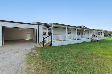 Front-enclosed parking