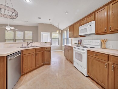 18834 Squirrel Oaks Dr, Magnolia, TX 77355 - photo 6