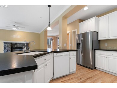 5795 SW Sequoia Dr, Tualatin, OR 97062 - photo 4