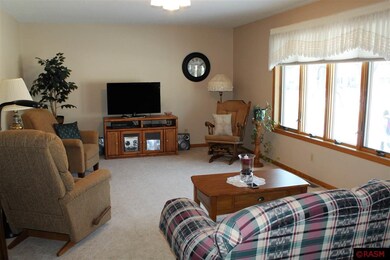 815 7th St N, New Ulm, MN 56073 - photo 2