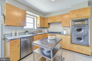 5842 Glen Forest Dr, Falls Church, VA 22041 - photo 7