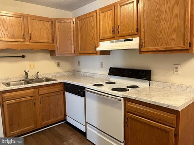 85 C-11 Hailey Ln unit C11, Strasburg, VA 22657 - photo 5