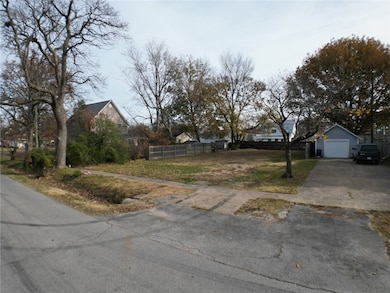 707 S Wright St, Siloam Springs, AR 72761 - photo 3