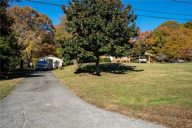 2310 Hemlock Dr, High Point, NC 27265 - photo 5