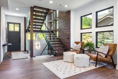 611 Rossie Hill Drive Park-003-002-611Ro