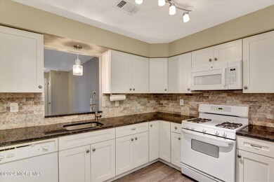 51 Winchester Ct, Matawan, NJ 07747 - photo 7