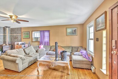 05-LIVING ROOM