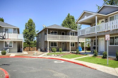 621 Valley Heart Ln, Central Point, OR 97502 - photo 2