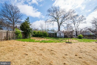 5225 56th Ave, Riverdale, MD 20737 - photo 5