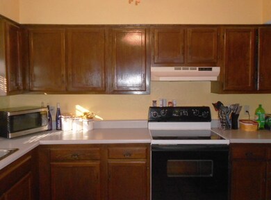 Kitchen, view 2, Electric smooth top stove, Range 