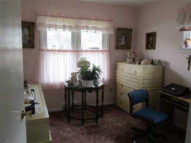 423 Zephyr Ave, Erie, PA 16505 - photo 5