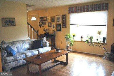 12820 Awbrey Ct, Herndon, VA 20171 - photo 3