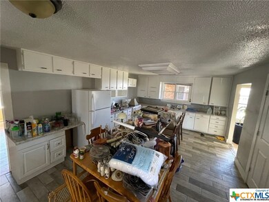 705 N 2nd St, Copperas Cove, TX 76522 - photo 3