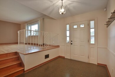 5773 Loganwood Rd, Columbus, OH 43229 - photo 5