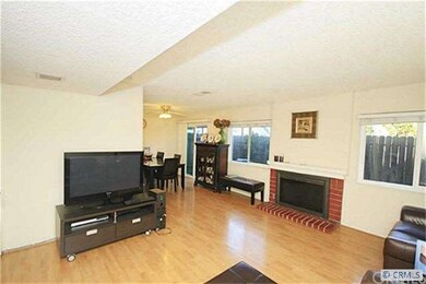 5465 Villa Way unit 32, Cypress, CA 90630 - photo 2