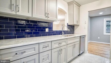 7617 Devries Dr, Lorton, VA 22079 - photo 3