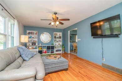 1227 Cummins Pkwy, Des Moines, IA 50311 - photo 3