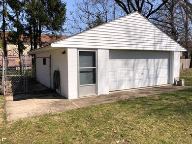 1370 E Cooke Rd, Columbus, OH 43224 - photo 3