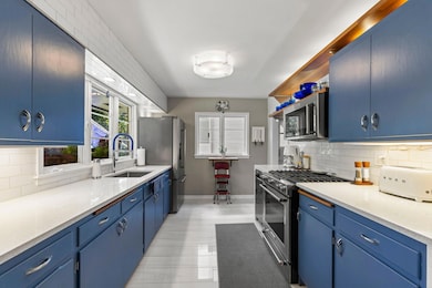 32 Sheridan Ave S, Minneapolis, MN 55405 - photo 5