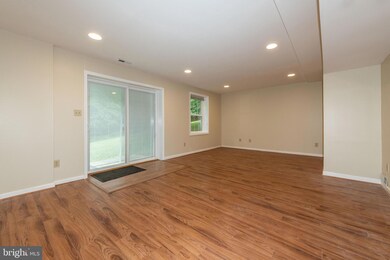 17 Peach Leaf Ct, North Potomac, MD 20878 - photo 4