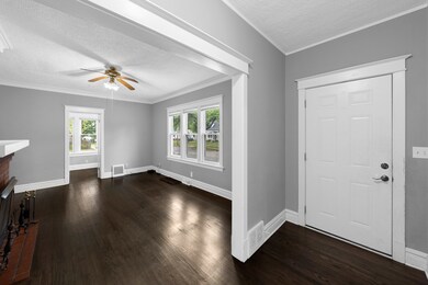 1023 W Ridgeland Ave, Waukegan, IL 60085 - photo 3