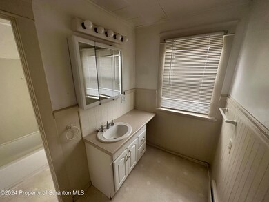 930 S Hanover St unit 3, Nanticoke, PA 18634 - photo 4