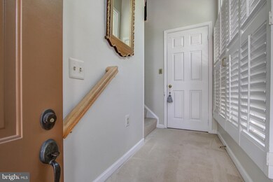 5808 Linden Square Ct, Rockville, MD 20852 - photo 3