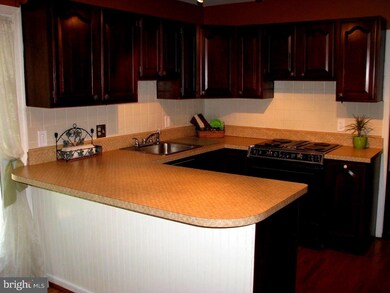 415 Camelot Dr, Brookhaven, PA 19015 - photo 5