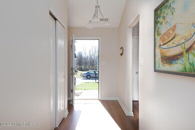 9011 Teak Dr, Louisville, KY 40228 - photo 3