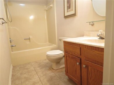 404 Windsor Ln, Statesville, NC 28677 - photo 4