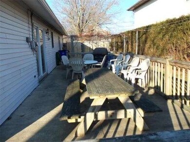 489 N Eastern Ave, Fall River, MA 02723 - photo 3