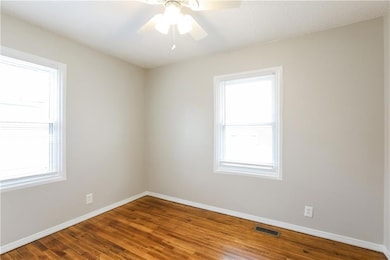 18003 E 12th St N, Independence, MO 64056 - photo 5