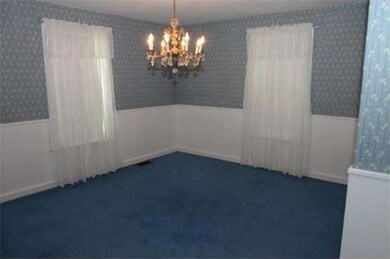 101 Hawthorn St, Newton, MA 02458 - photo 5