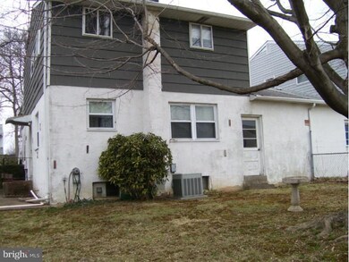 726 W Birchtree Ln, Claymont, DE 19703 - photo 2