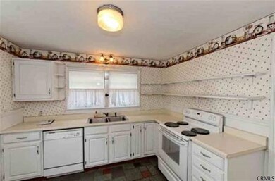 27 Western Ave, Glens Falls, NY 12801 - photo 4