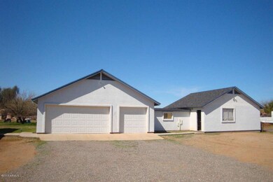 3 car garage - Workshop