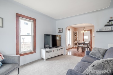 183 3rd St NE-8