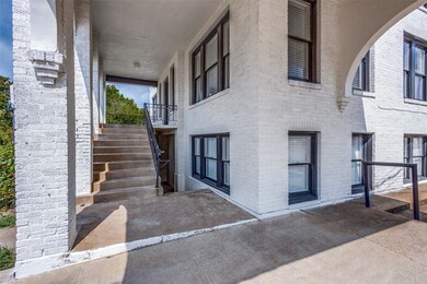 Bottom Unit seen in Photo
   You can