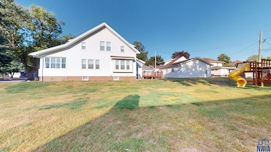 934 W Cedar St, Cherokee, IA 51012 - photo 5