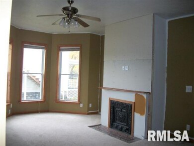 324 N Mclean St, Lincoln, IL 62656 - photo 2