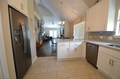 68 Hideaway Dr, Friendswood, TX 77546 - photo 6